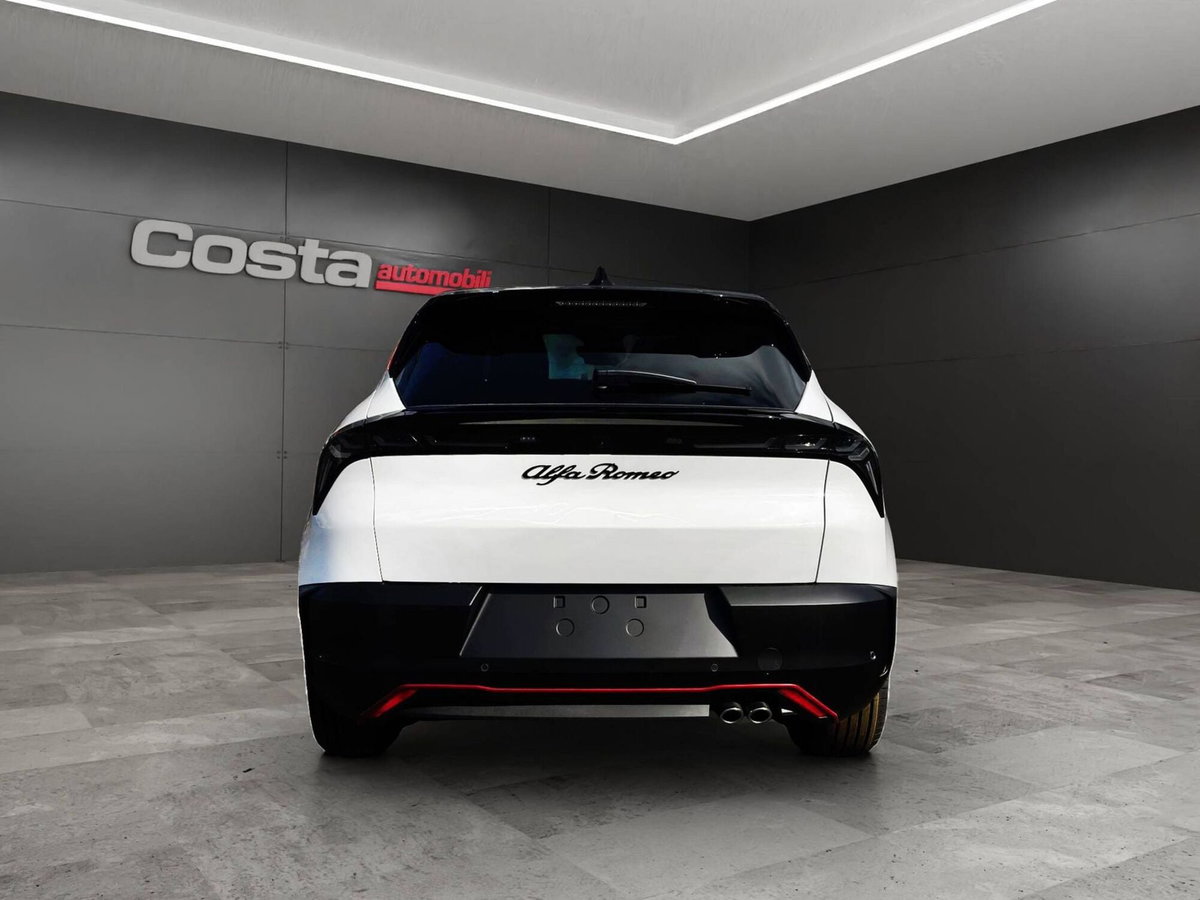 Alfa Romeo Junior 1.2 ibrida Speciale 145cv edct6 (6)