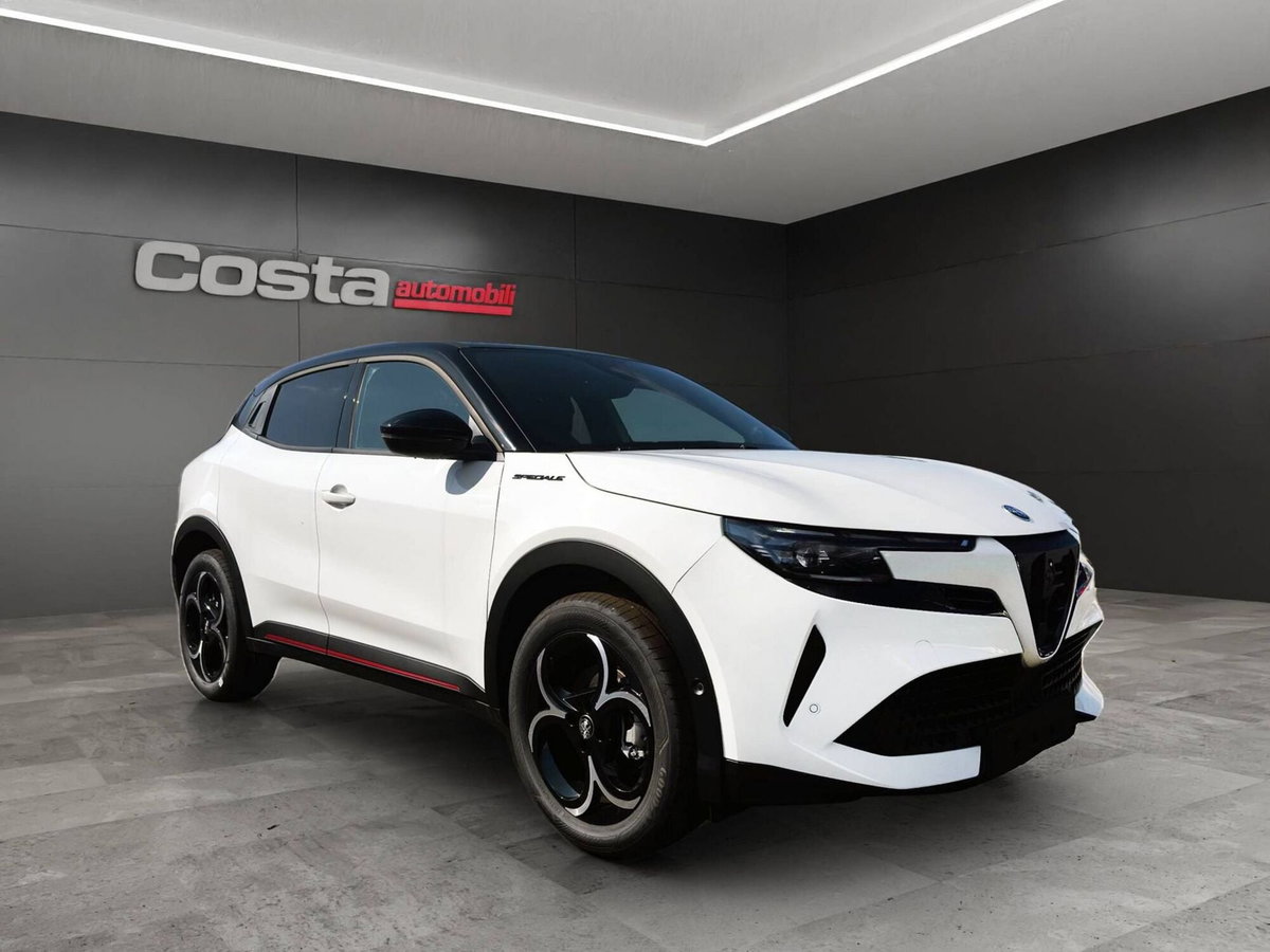 Alfa Romeo Junior 1.2 ibrida Speciale 145cv edct6 (9)