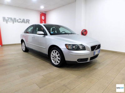 Volvo S40 2.0 D cat Momentum usata