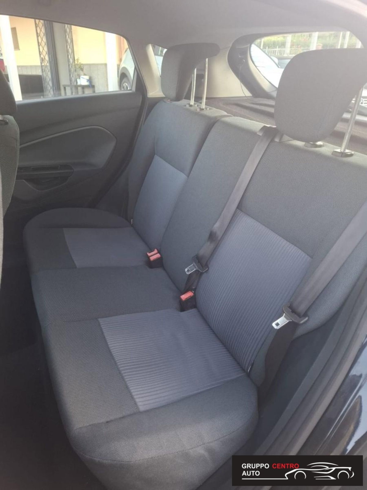 Ford Fiesta 1.4 TDCi 68CV 5 porte Titanium (13)