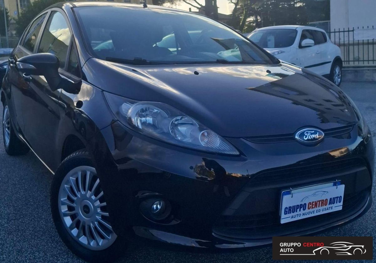 Ford Fiesta 1.4 TDCi 68CV 5 porte Titanium (2)