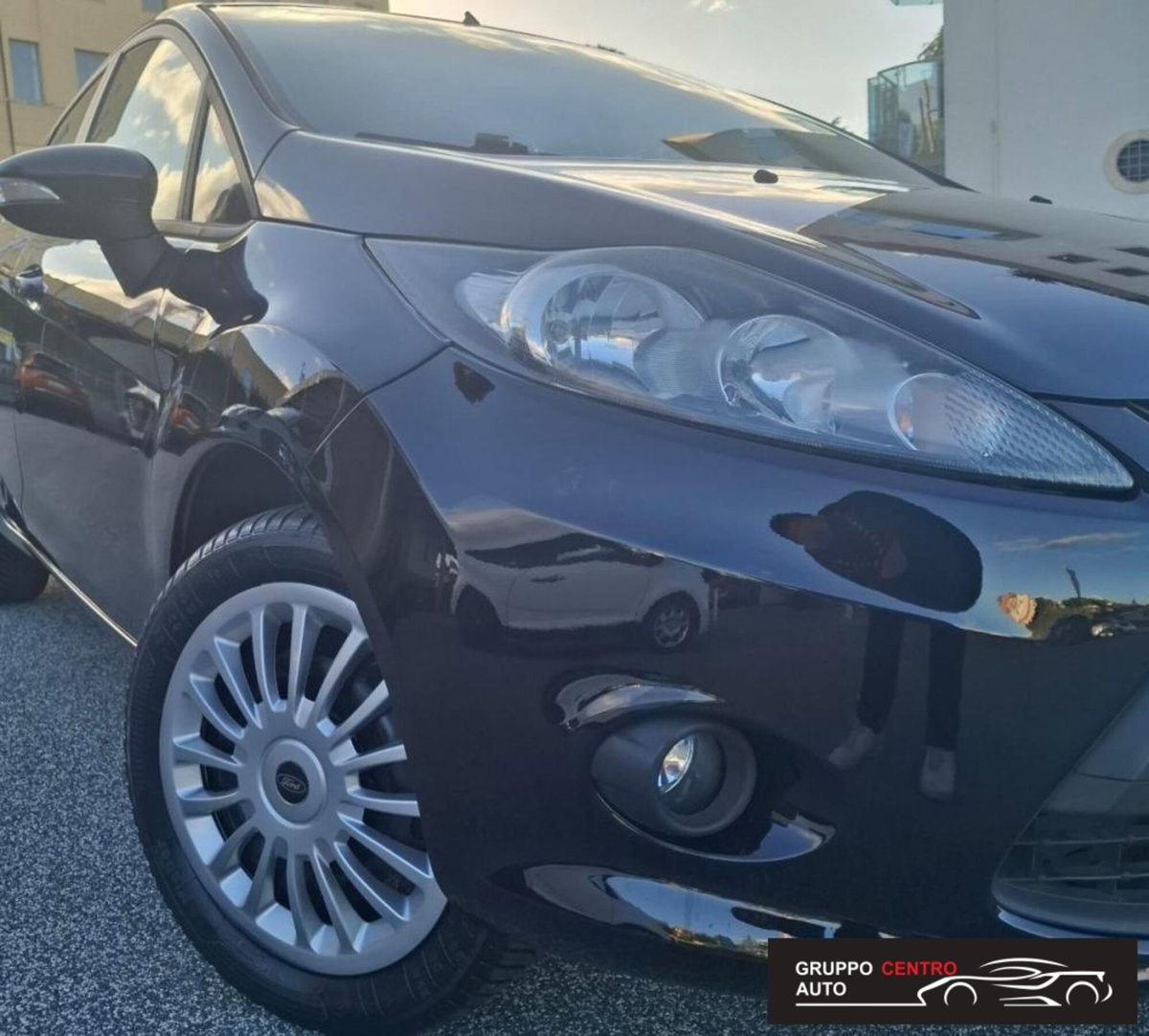 Ford Fiesta 1.4 TDCi 68CV 5 porte Titanium (3)