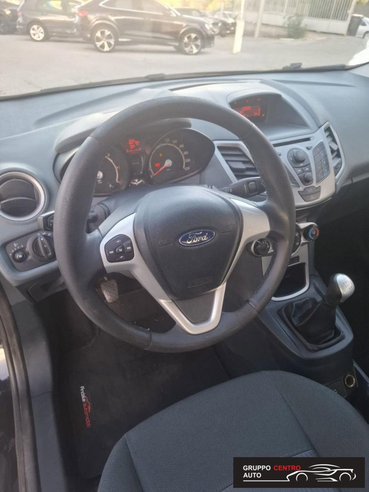 Ford Fiesta 1.4 TDCi 68CV 5 porte Titanium (7)