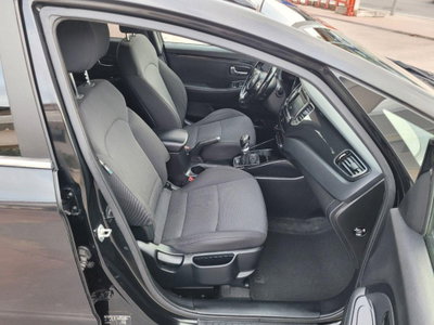 Kia Carens 1.7 CRDi 115 CV Class (8)