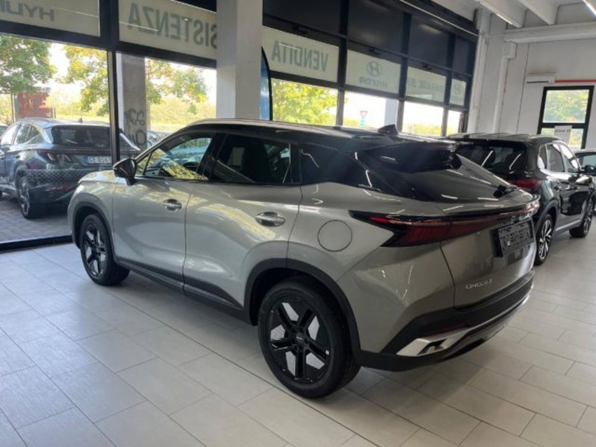 Omoda Omoda 5 SHS-H 1.5 tgdi hev Pure auto (6)