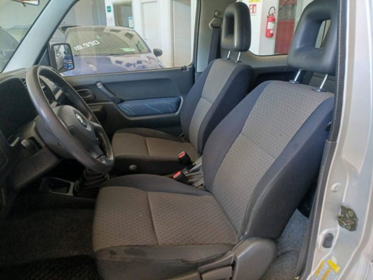 Suzuki Jimny 1.3i 16V cat 4WD JLX (7)