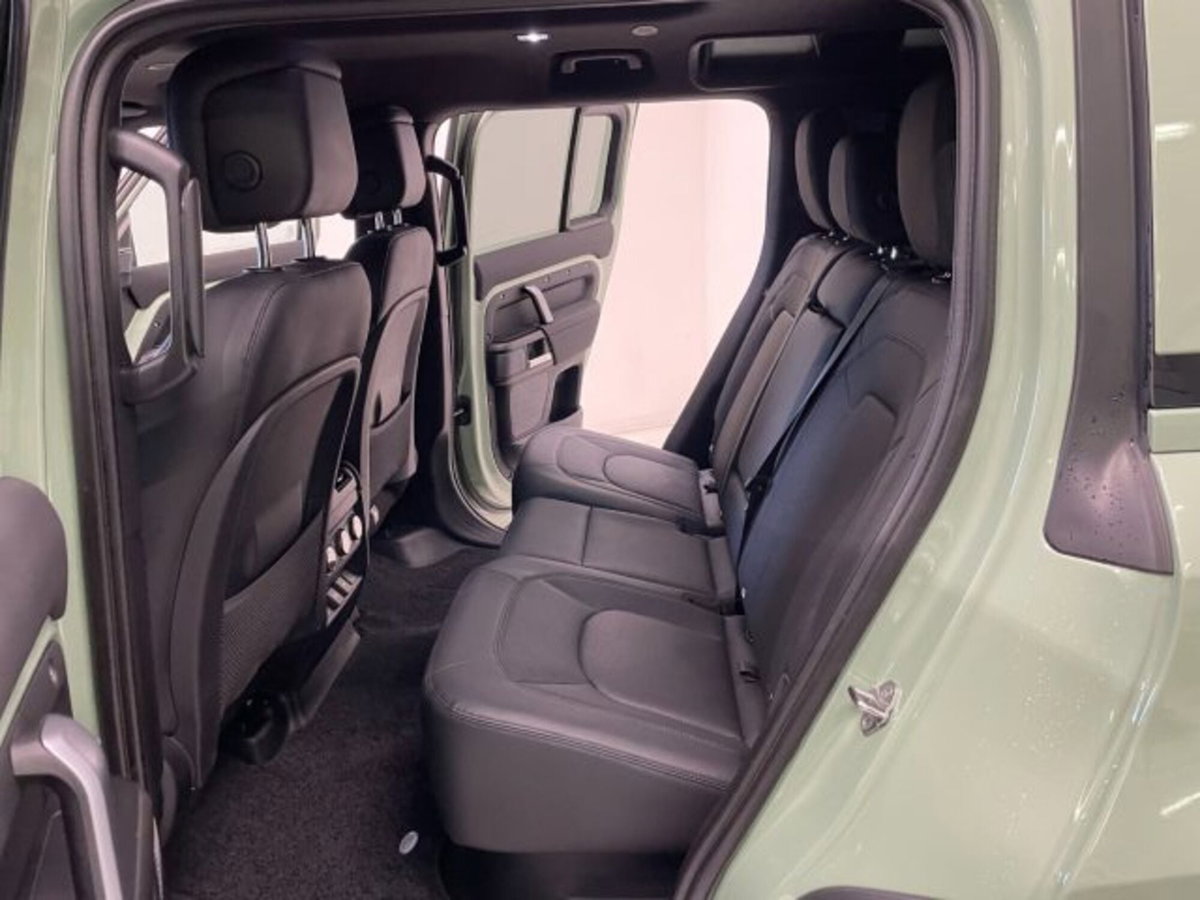 Land Rover Defender 110 2.0 Si4 PHEV 404 CV AWD Auto 75th Limited Edit. (7)