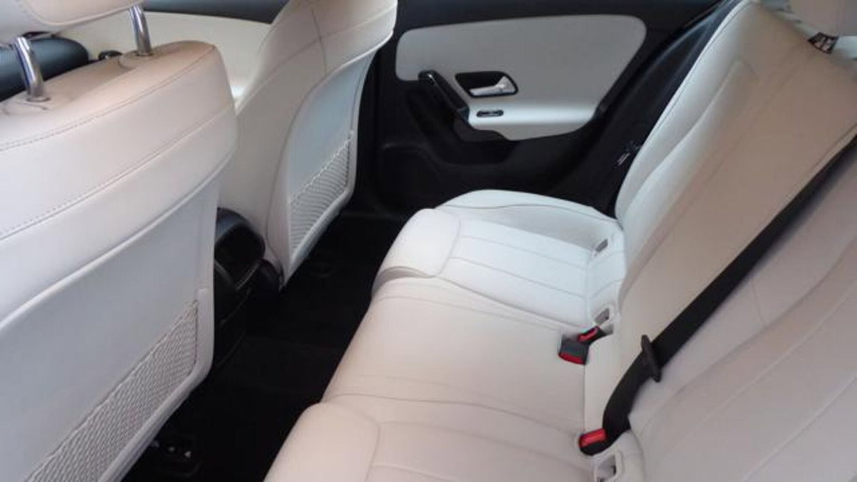 Mercedes-Benz Classe A 180 d Automatic Business (8)