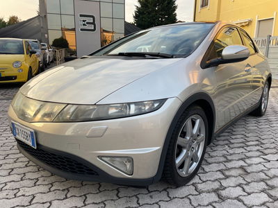 Honda Civic 1.8 i-VTEC 5p. Exclusive usata