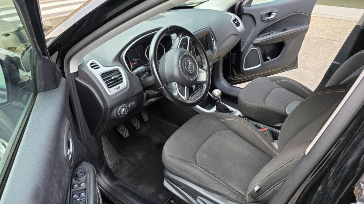 Jeep Compass 1.6 Multijet II 2WD Longitude (9)