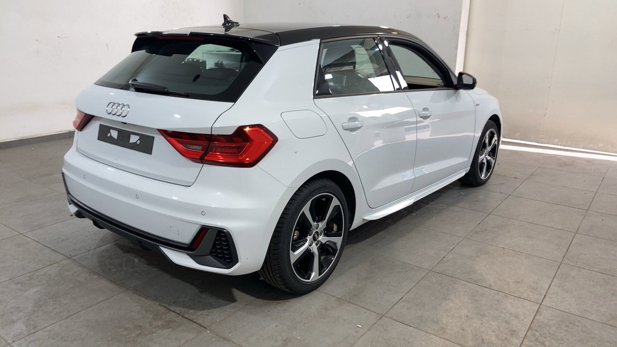 Audi A1 Sportback 30 TFSI S line edition (2)