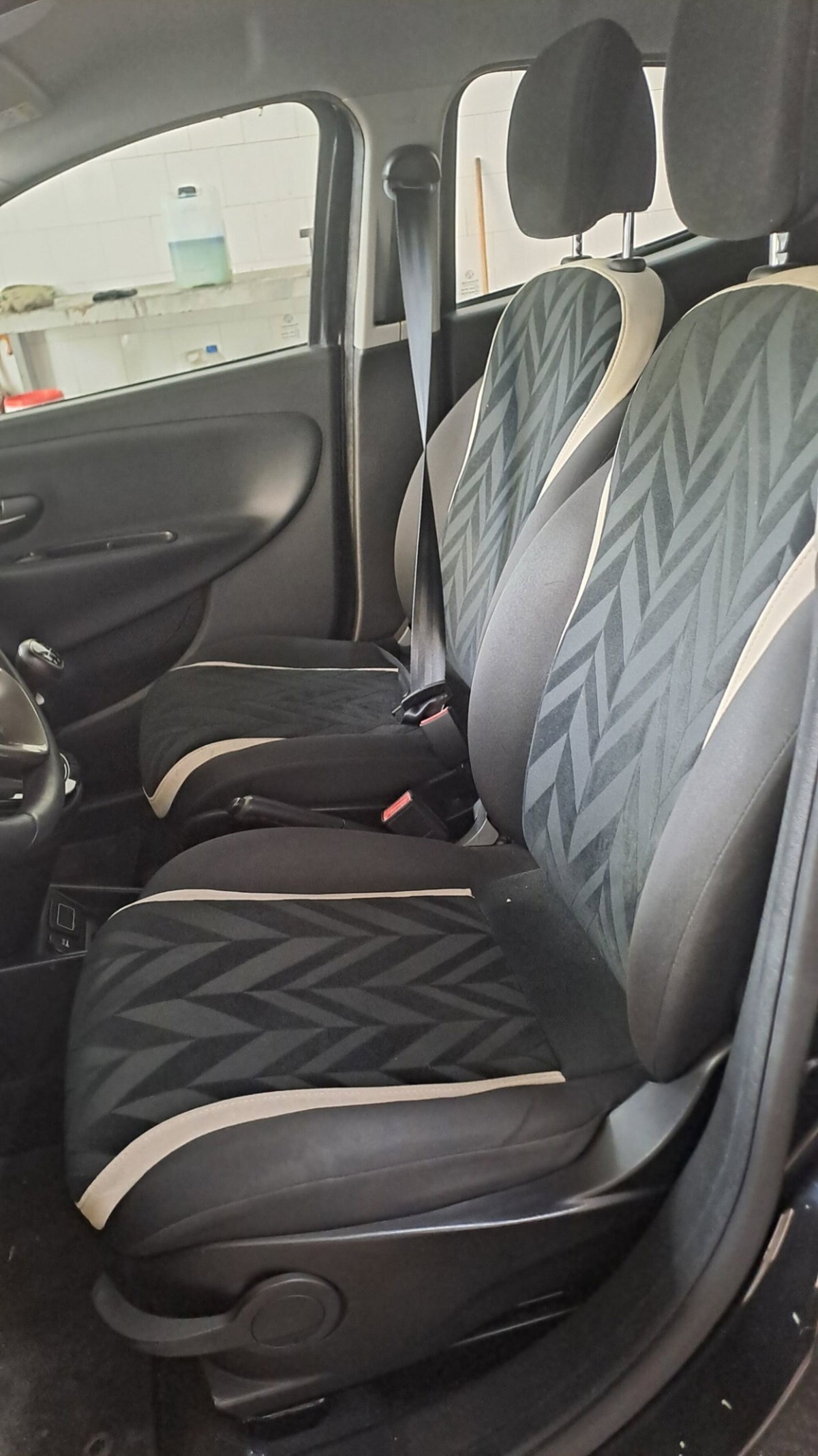 Lancia Ypsilon 1.2 69 CV 5 porte GPL Gold Plus (4)
