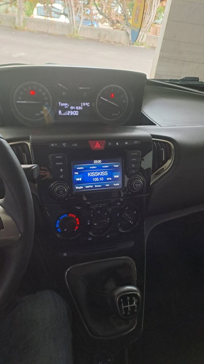 Lancia Ypsilon 1.2 69 CV 5 porte GPL Gold Plus (6)