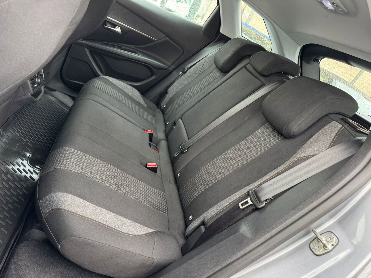 Peugeot 3008 BlueHDi 120 S&S EAT6 Business (11)