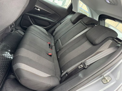 Peugeot 3008 BlueHDi 120 S&S EAT6 Business (11)