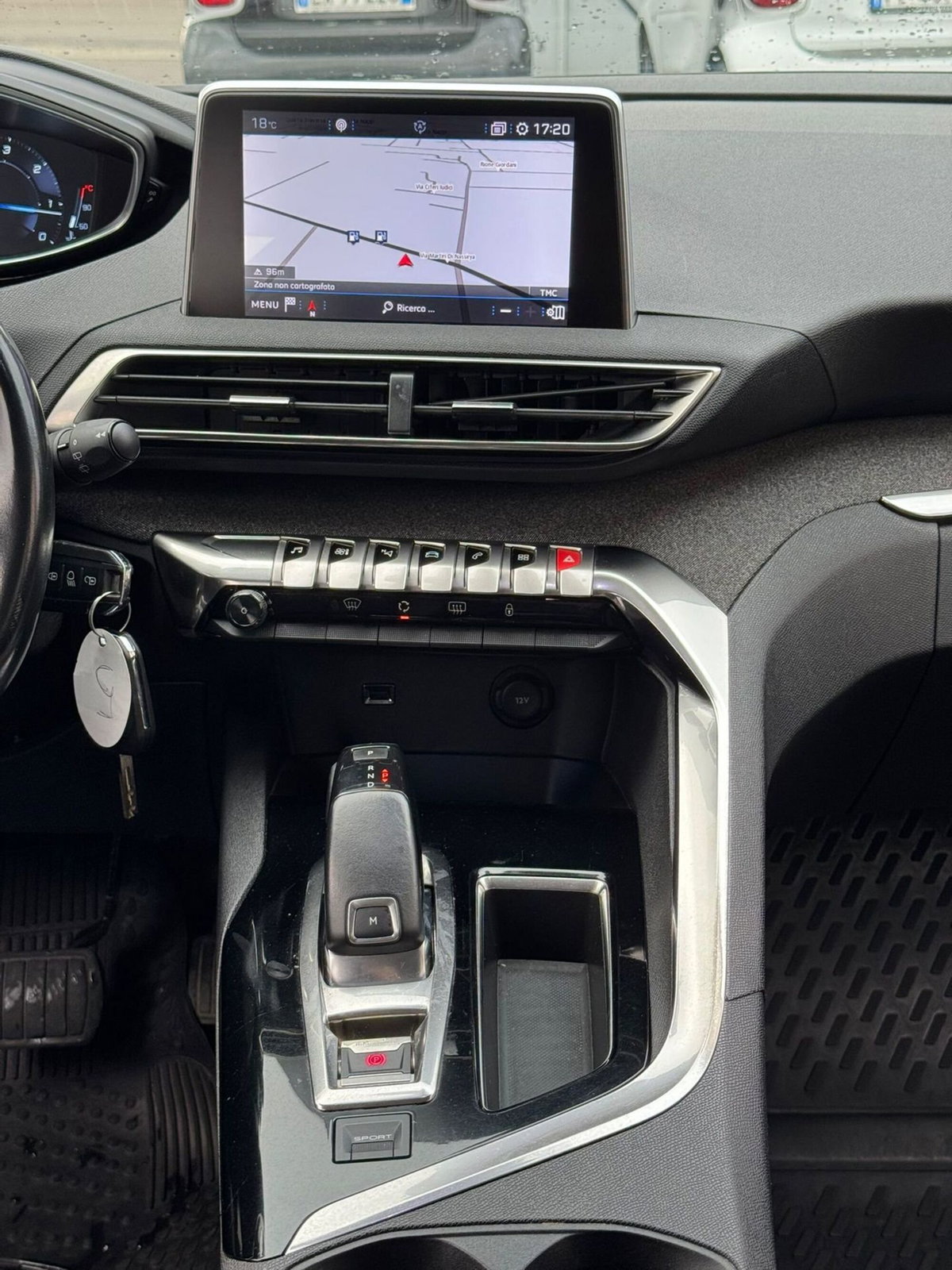 Peugeot 3008 BlueHDi 120 S&S EAT6 Business (13)