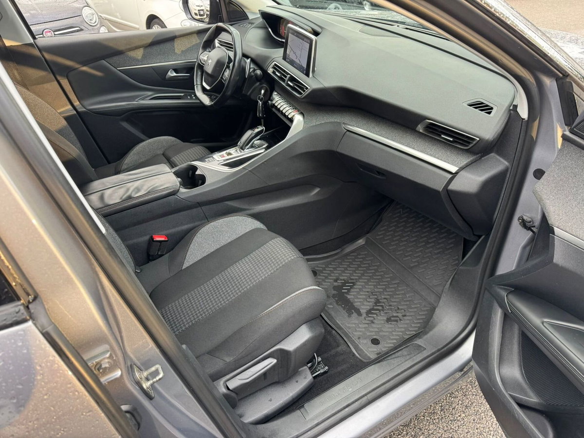 Peugeot 3008 BlueHDi 120 S&S EAT6 Business (9)