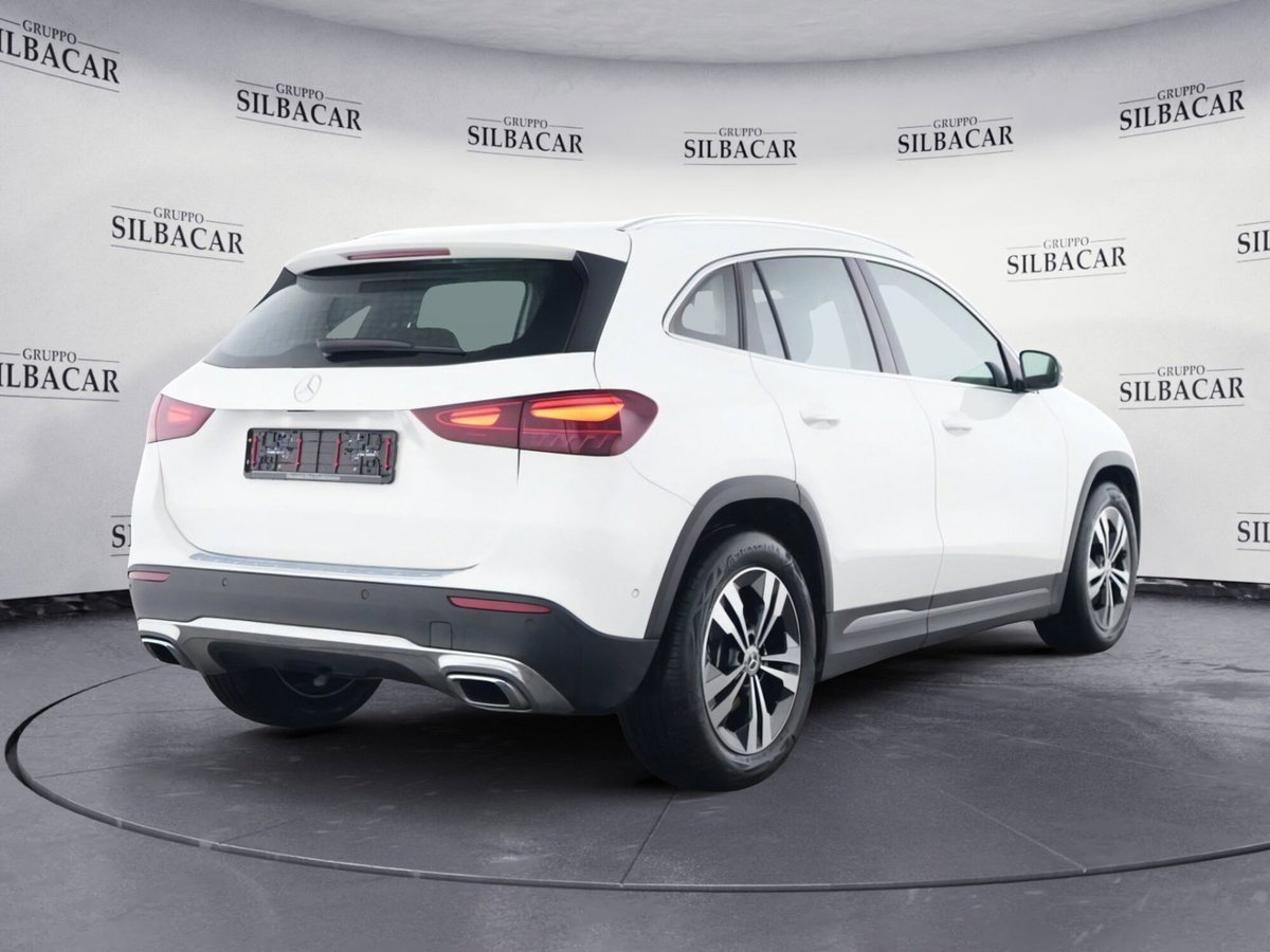 Mercedes-Benz GLA SUV 180 Progressive Advanced Plus auto (2)