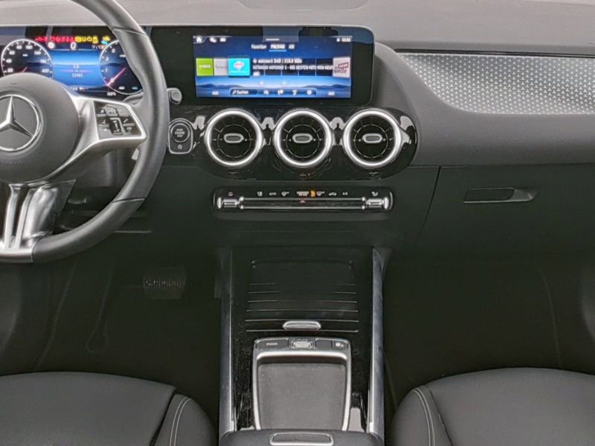 Mercedes-Benz GLA SUV 180 Progressive Advanced Plus auto (4)