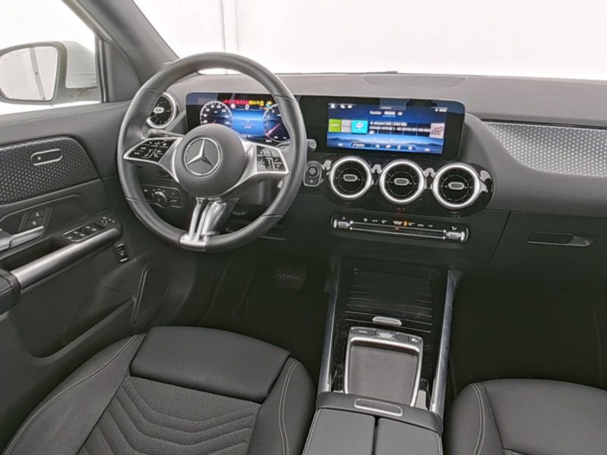 Mercedes-Benz GLA SUV 180 Progressive Advanced Plus auto (5)
