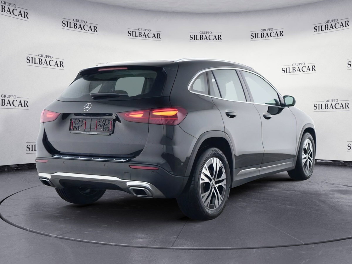 Mercedes-Benz GLA SUV 180 Progressive Advanced Plus auto (2)