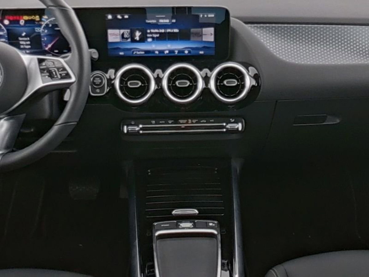Mercedes-Benz GLA SUV 180 Progressive Advanced Plus auto (4)
