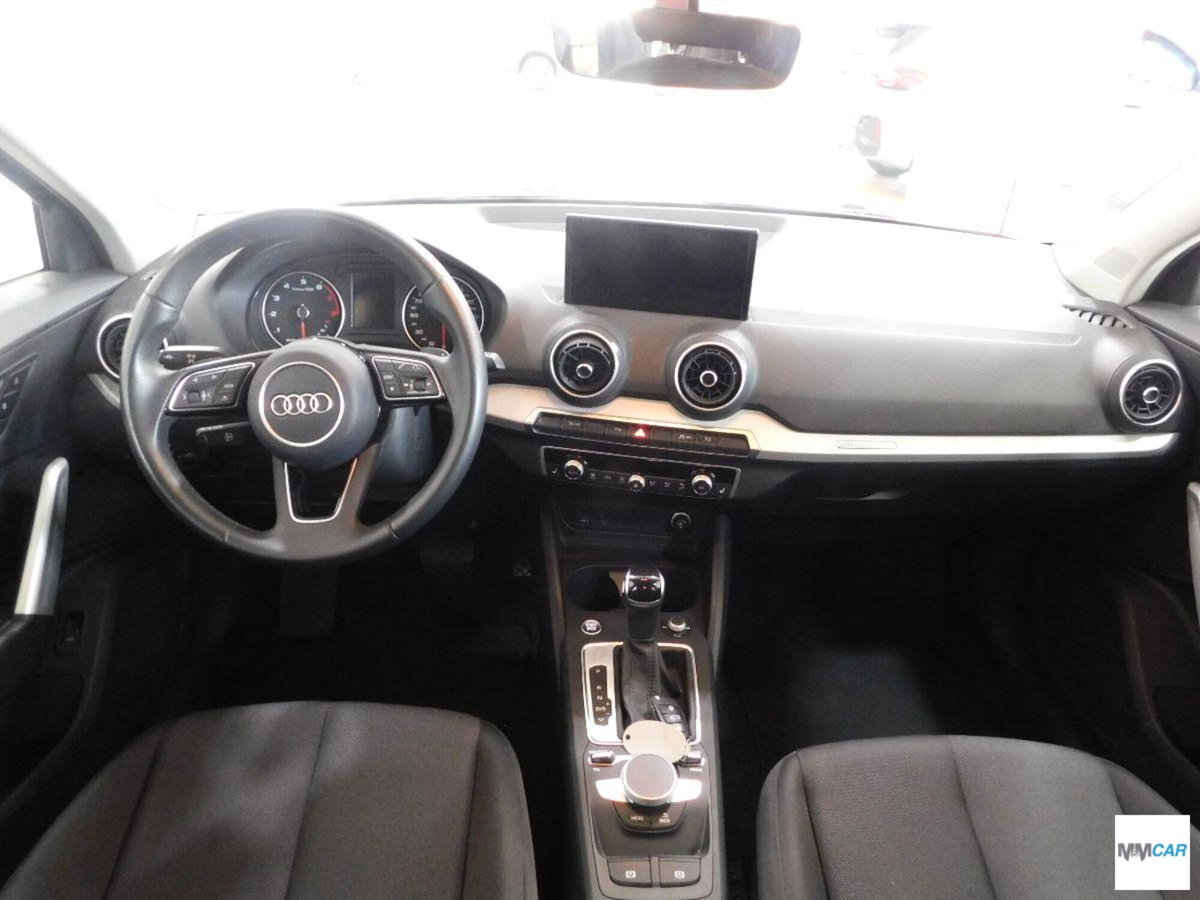 Audi Q2 Q2 35 TFSI S tronic Business (11)