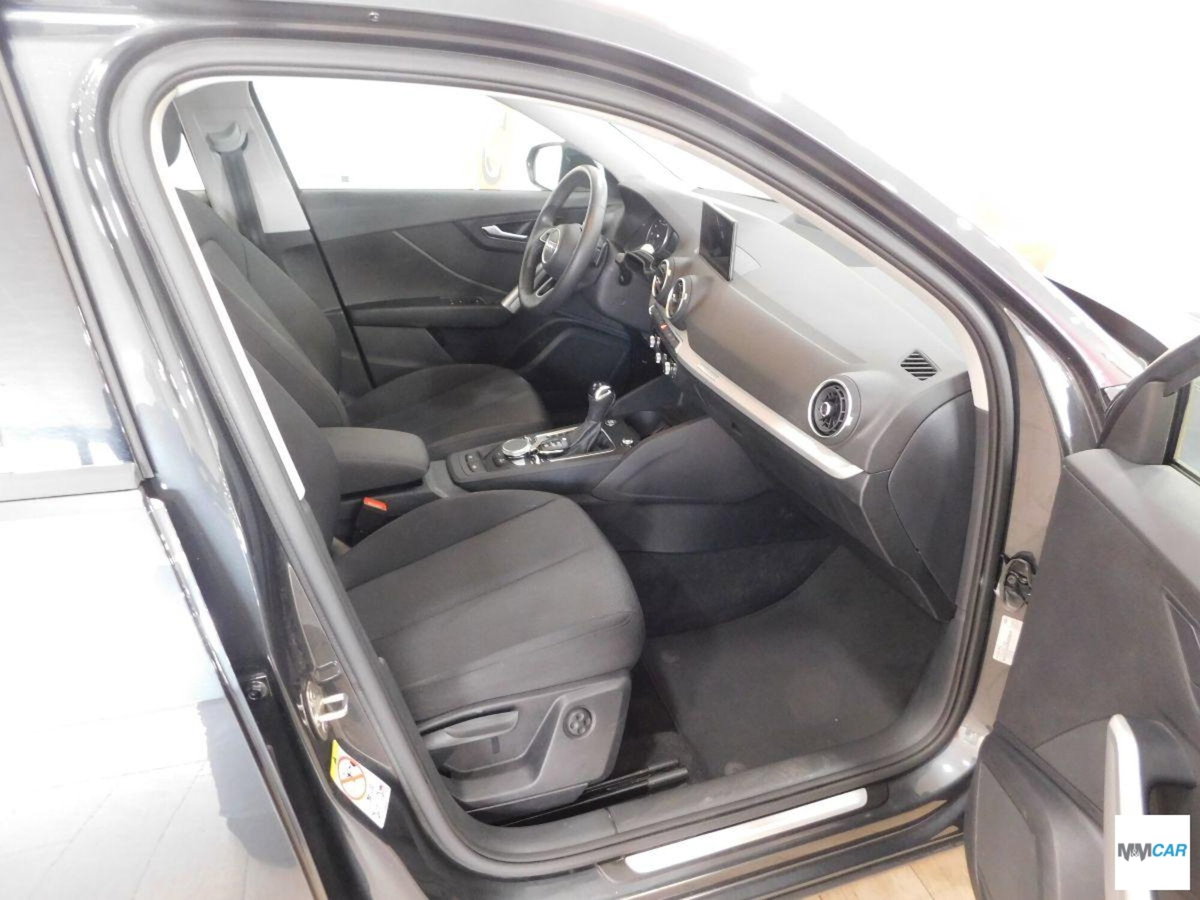 Audi Q2 Q2 35 TFSI S tronic Business (6)