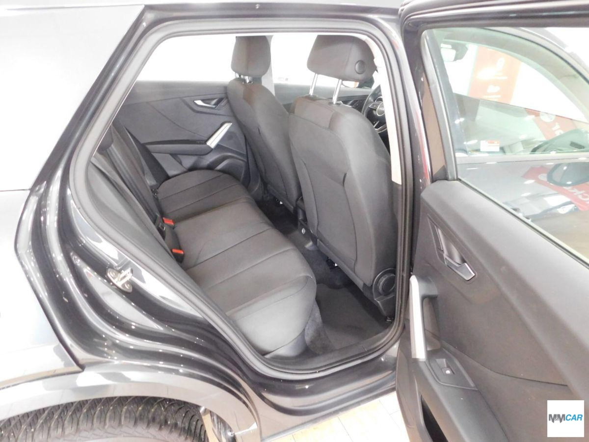 Audi Q2 Q2 35 TFSI S tronic Business (7)