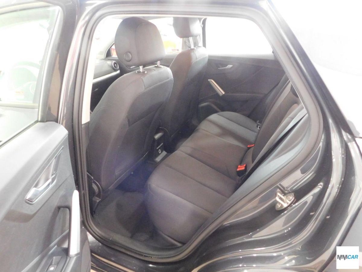 Audi Q2 Q2 35 TFSI S tronic Business (8)