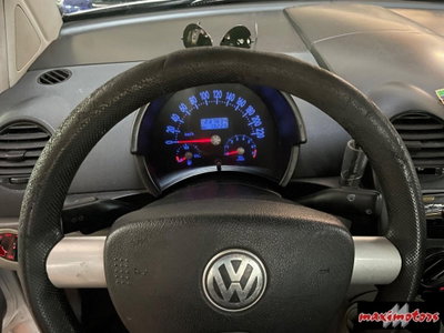 Volkswagen New Beetle 1.6 (3)