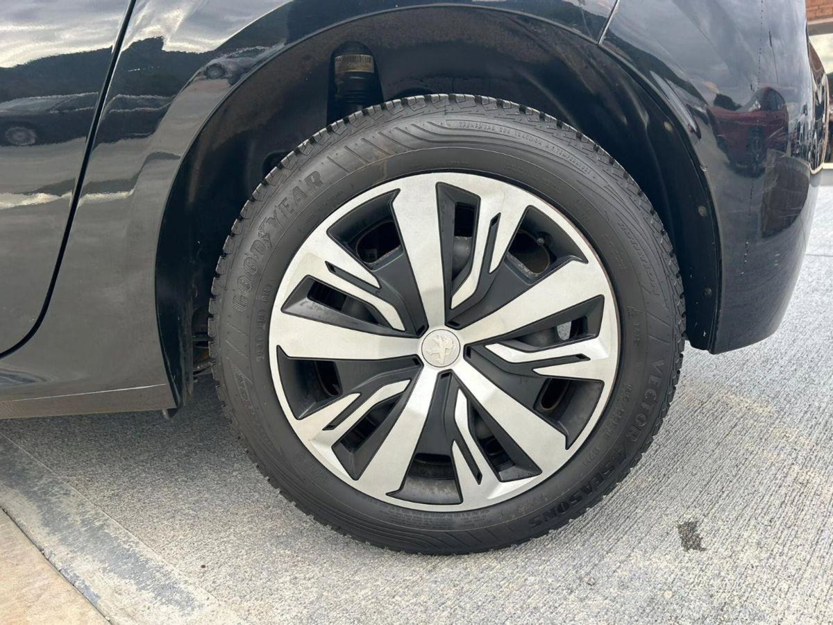 Peugeot 208 PureTech 75 Stop&Start 5 porte Active Pack (16)
