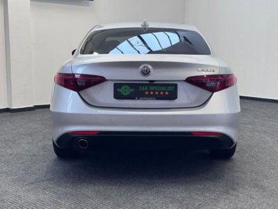 Alfa Romeo Giulia 2.2 Turbodiesel 160 CV AT8 Rosso Edizione (6)