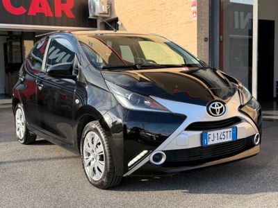Toyota Aygo 1.0 VVT-i 69 CV 5 porte x-play usata