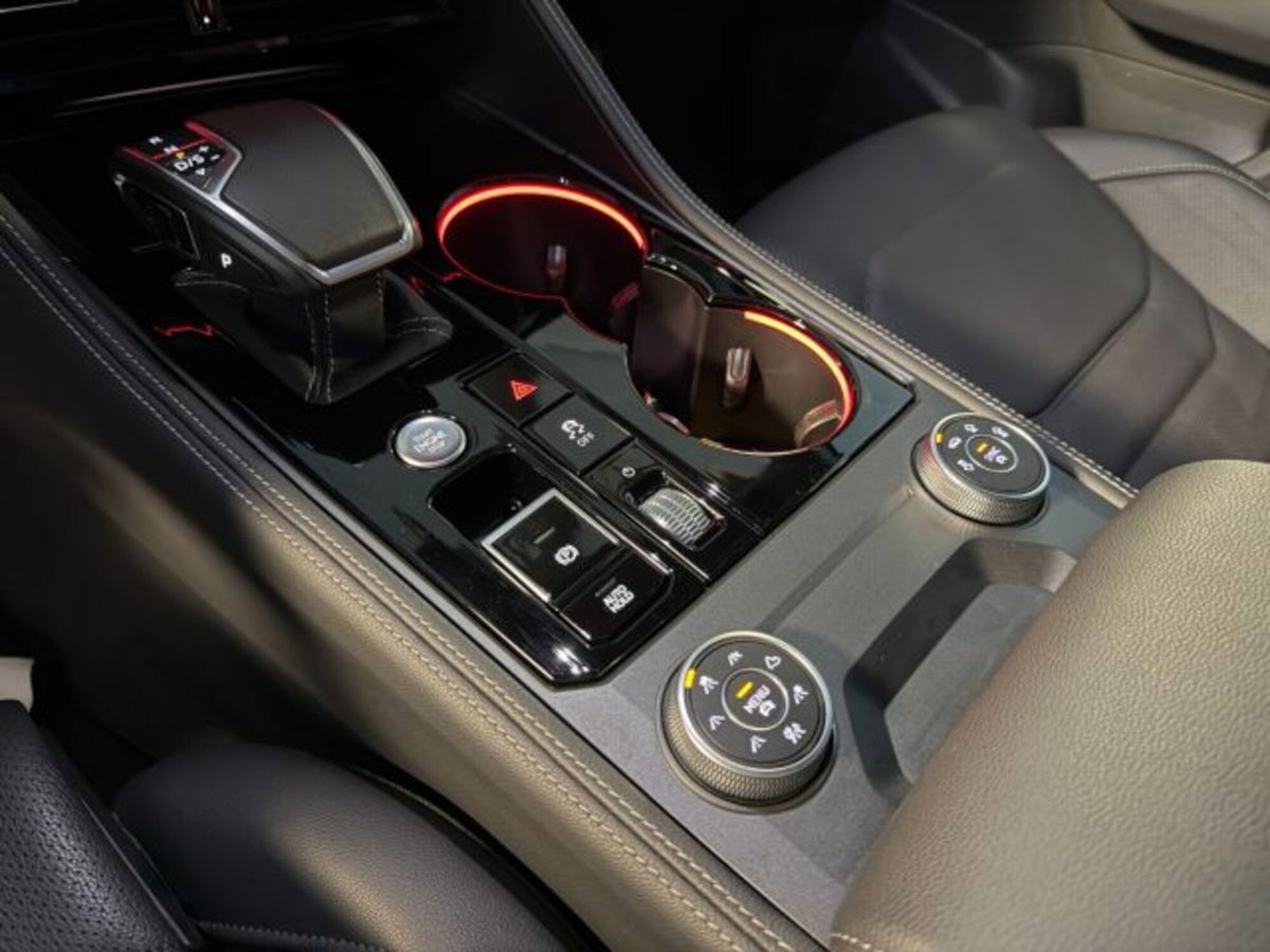 Volkswagen Touareg 3.0 V6 TDI SCR (19)