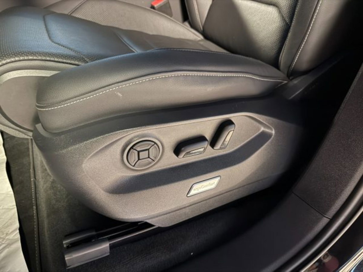 Volkswagen Touareg 3.0 V6 TDI SCR (6)