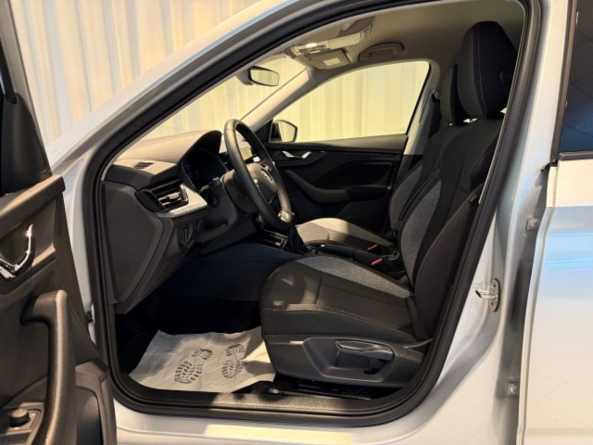Skoda Kamiq 1.0 tsi Black Dots 95cv (4)