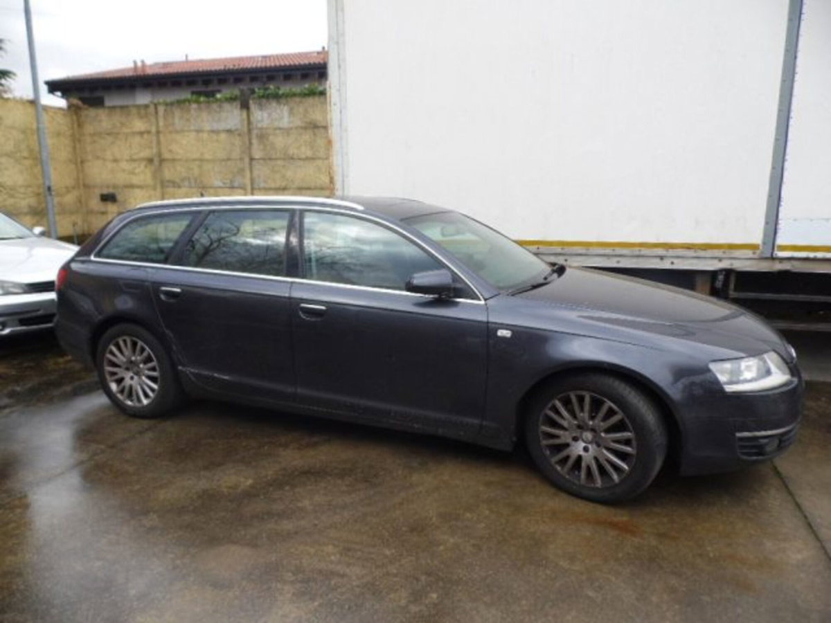 Audi A6 Avant 3.0 V6 TDI F.AP. quattro (4)