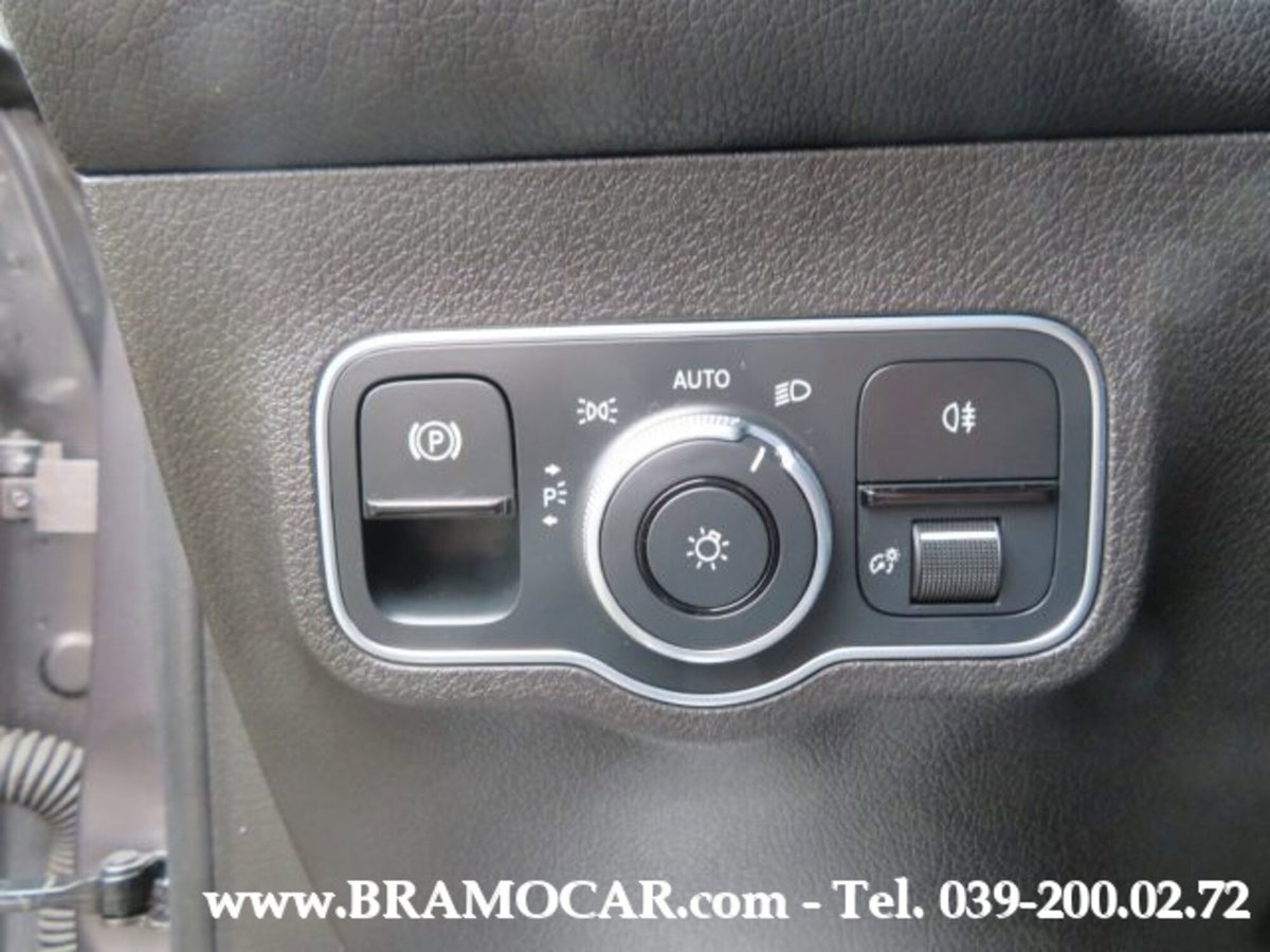 Mercedes-Benz GLB 180 d Automatic Sport (14)