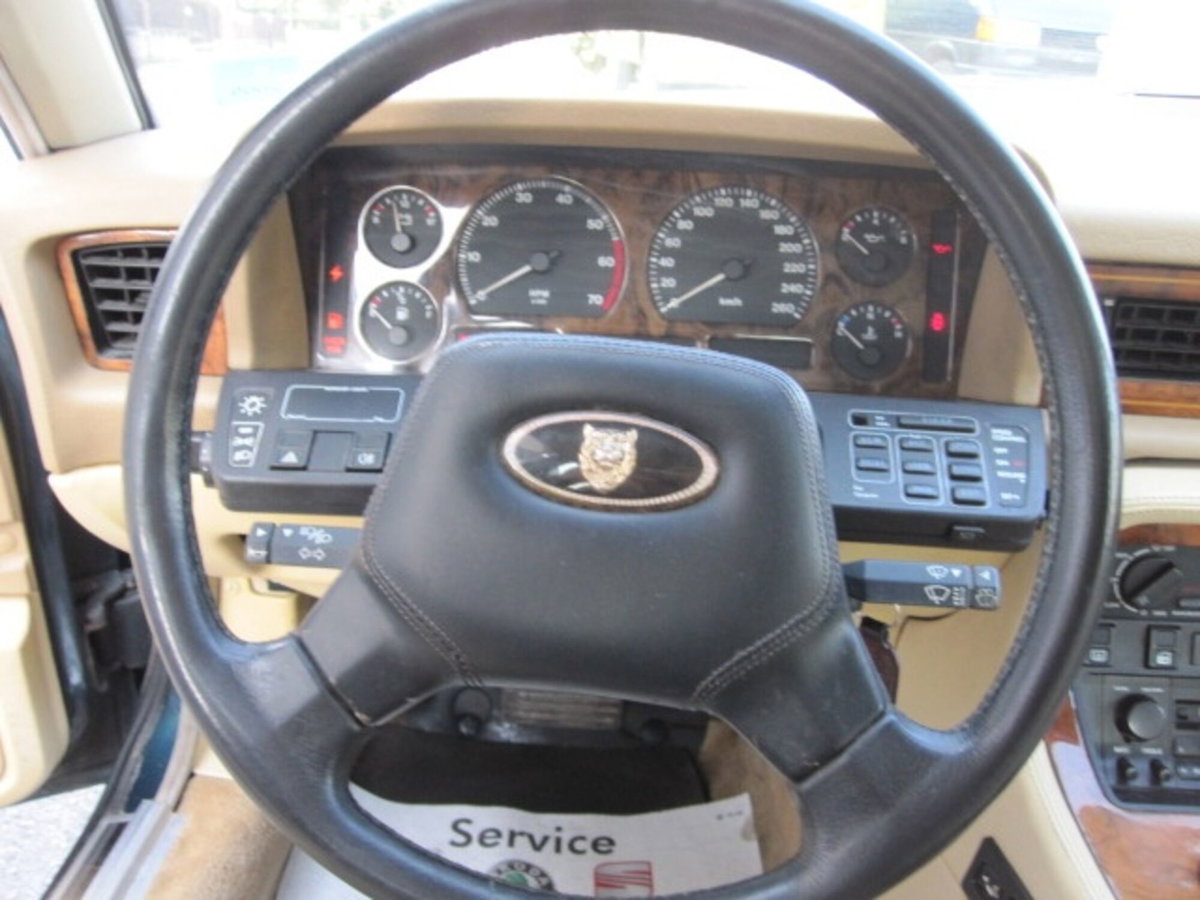 Jaguar Sovereign 3.2 cat automatic (15)
