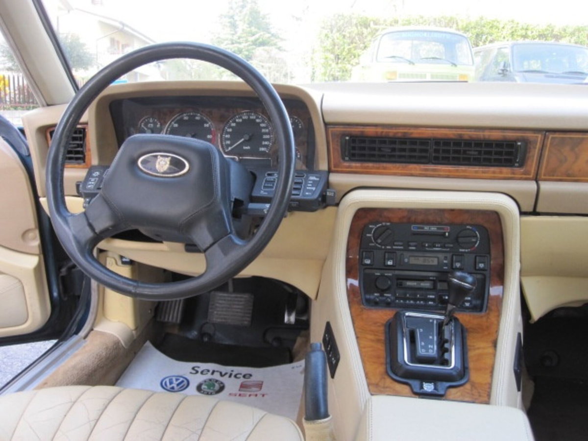 Jaguar Sovereign 3.2 cat automatic (7)
