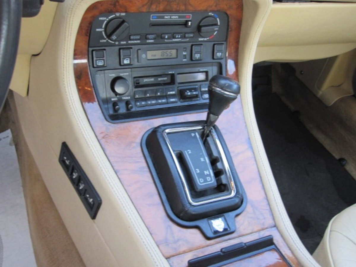 Jaguar Sovereign 3.2 cat automatic (9)