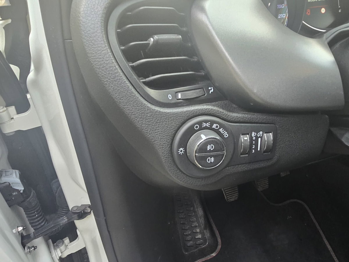 Fiat 500X 1.6 MultiJet 120 CV Sport (12)