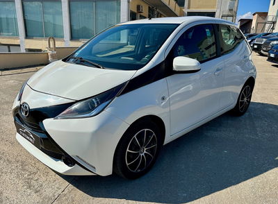 Toyota Aygo 1.0 VVT-i 69 CV 5 porte x-play usata