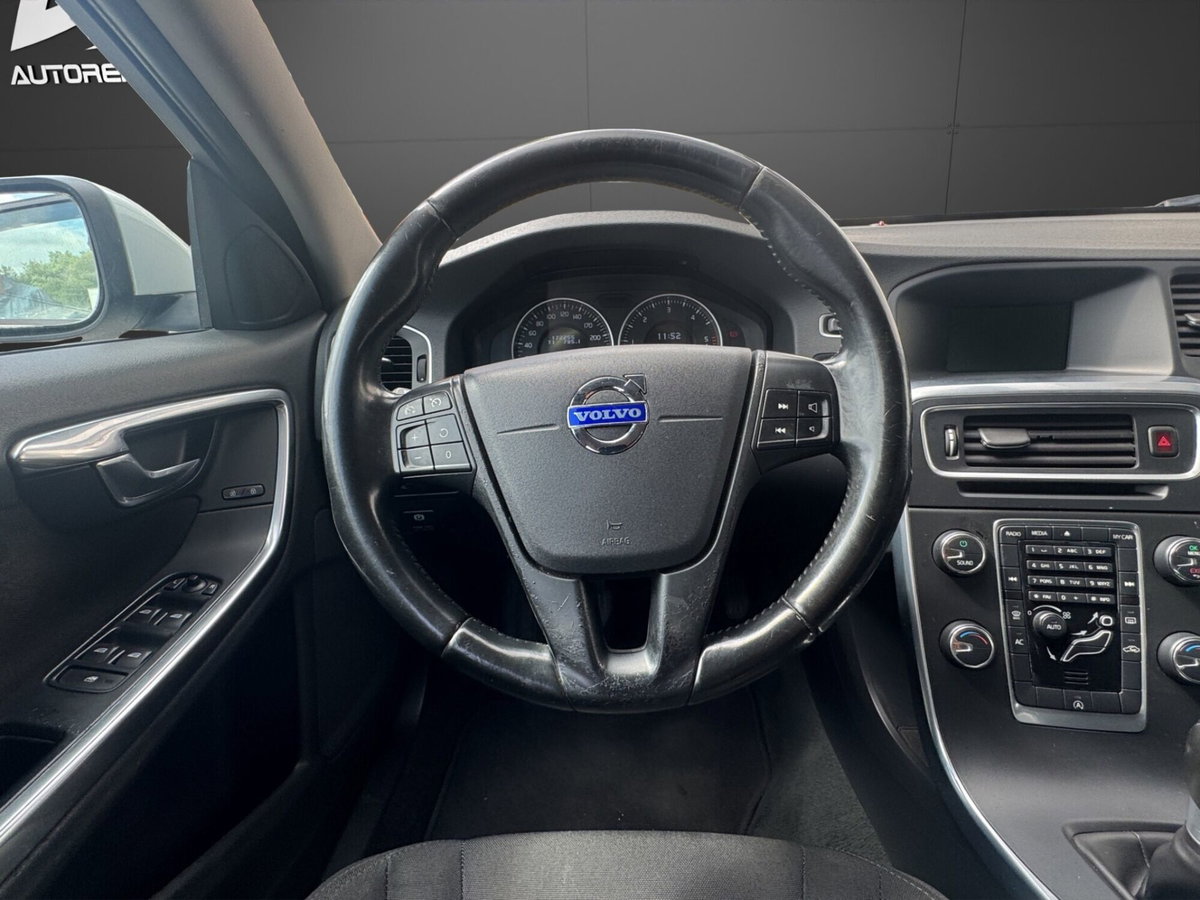 Volvo V60 D3 Geartronic Momentum (11)