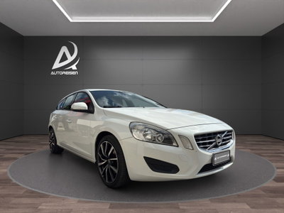 Volvo V60 D3 Geartronic Momentum (3)