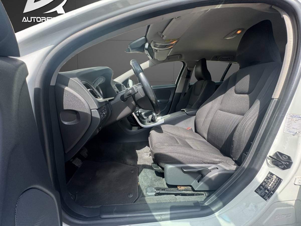 Volvo V60 D3 Geartronic Momentum (9)