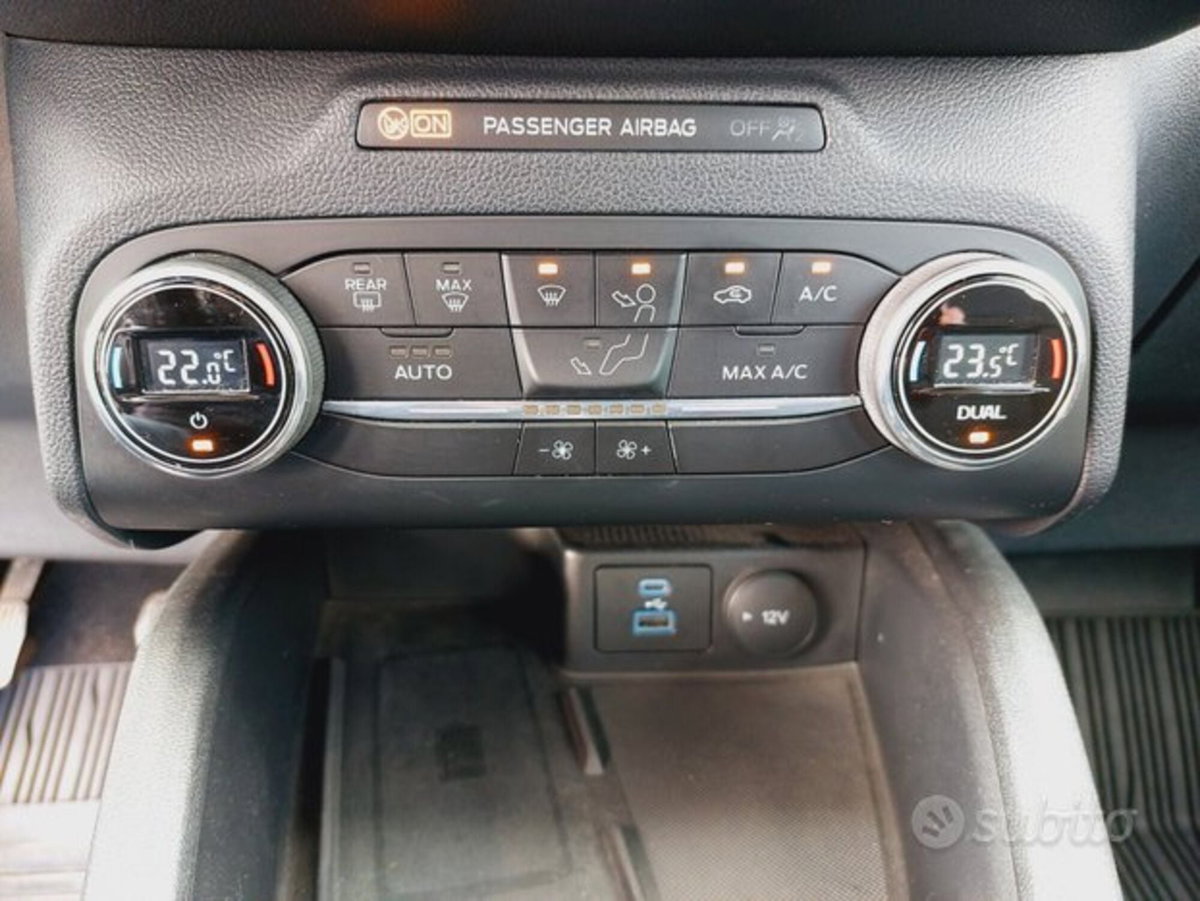 Ford Kuga 1.5 EcoBlue 120 CV 2WD Titanium (9)