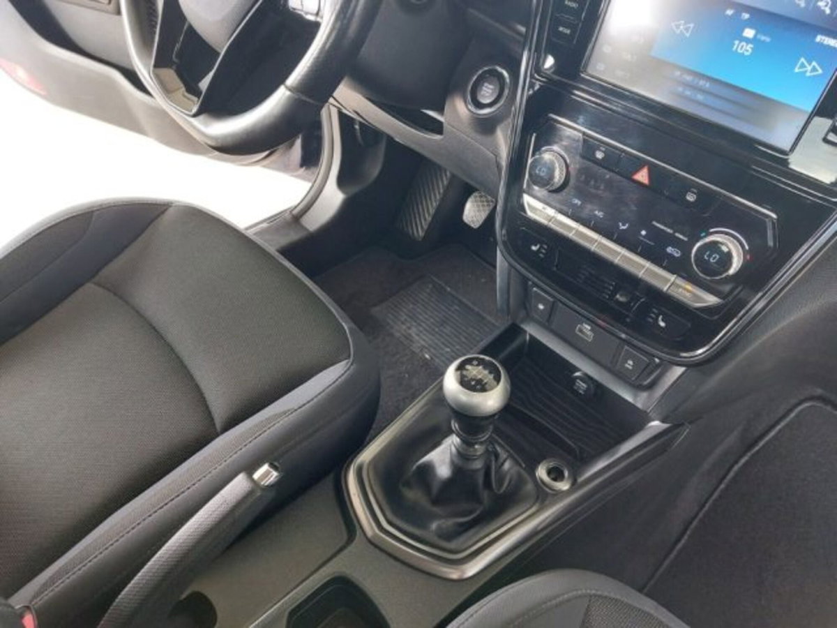 Ssangyong Tivoli 1.6 diesel 2WD Exclusive (12)