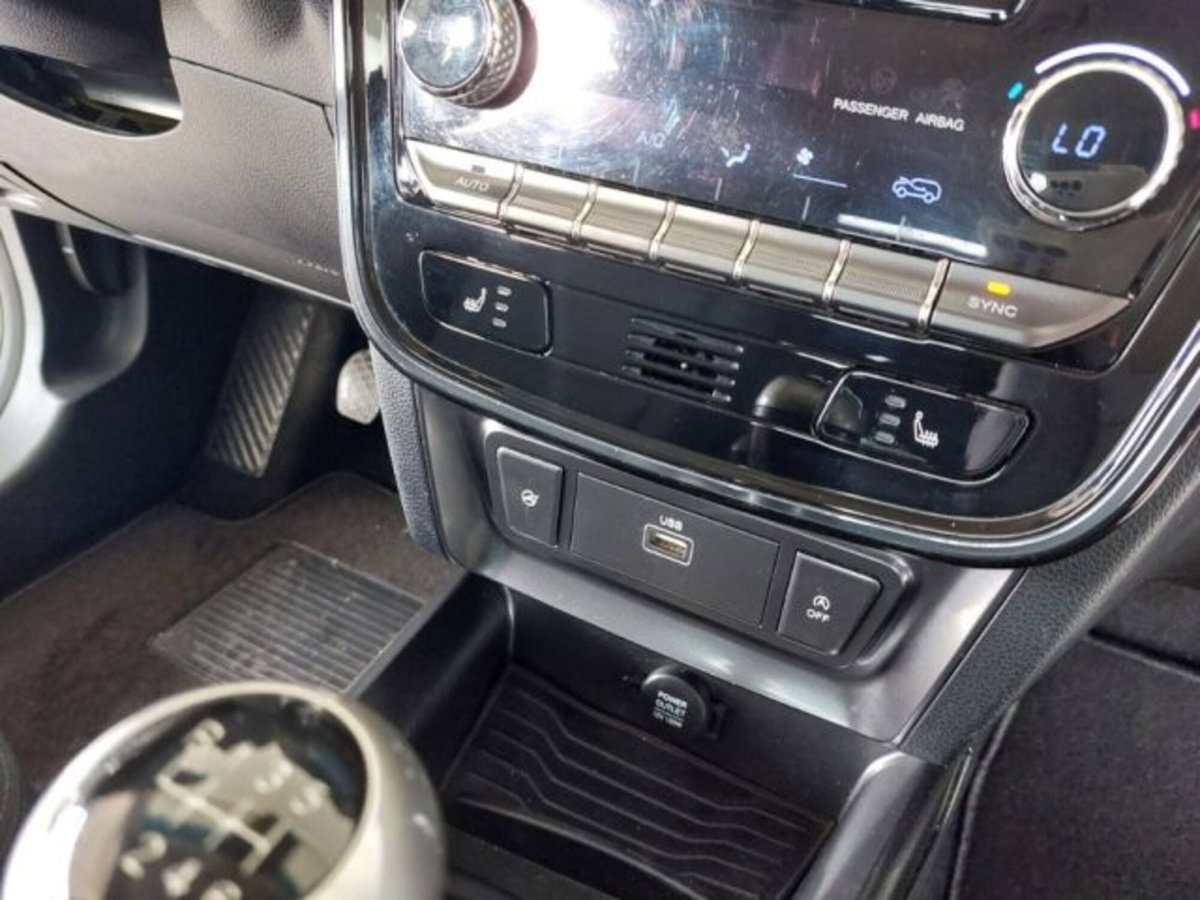 Ssangyong Tivoli 1.6 diesel 2WD Exclusive (14)